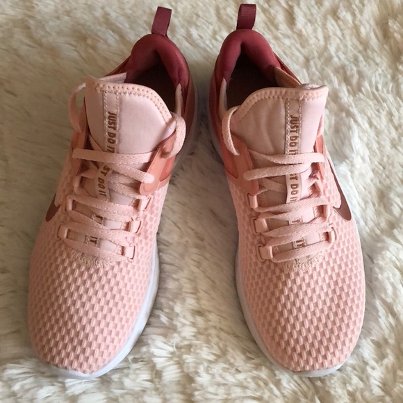 SOLD! NIKE AIR MAX BELLA TR 2 SNEAKERS - Picture 2 of 7